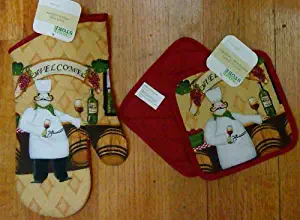 3-pc Kitchen Set Pot Holders Oven Mitt Chef Welcome Wine Bottle Glass